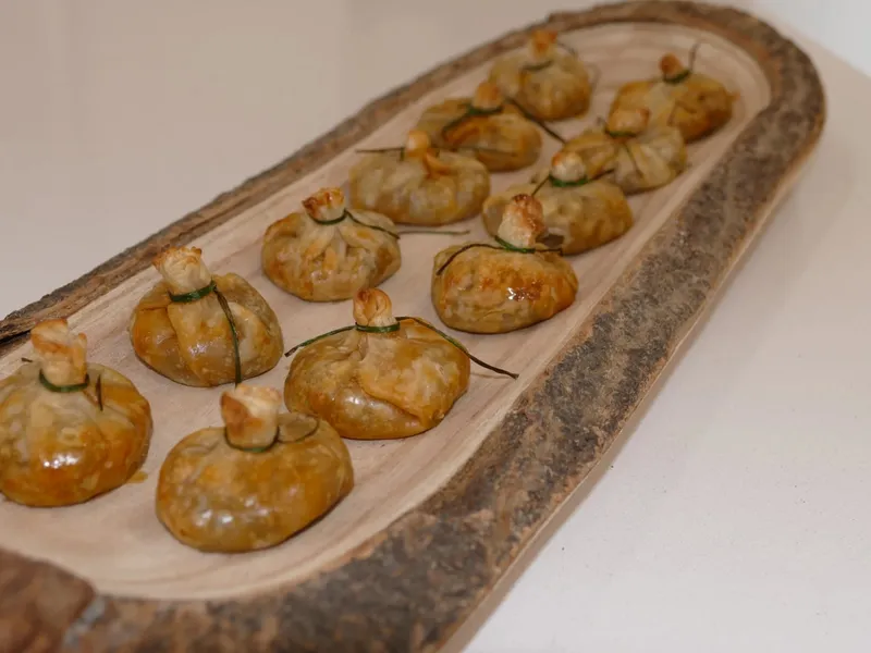 Saquitos de morcilla y manzana